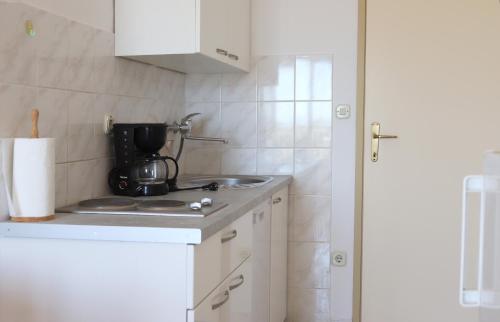 Apartment Hvar 5687c - image 12