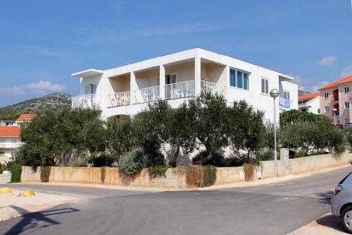 Apartments with a parking space Hvar - 5701 - image 5