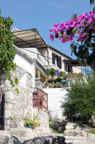  Apartments by the sea Milna, Brac - 5677 in Milna