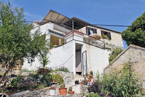  Apartments by the sea Milna, Brac - 5677 in Milna