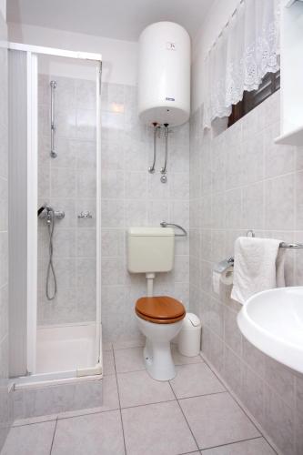 Apartments by the sea Biograd na Moru Biograd - 5845 - image 6