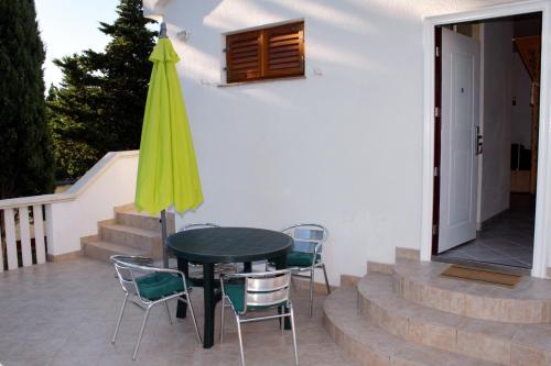 Studio with Terrace image 3