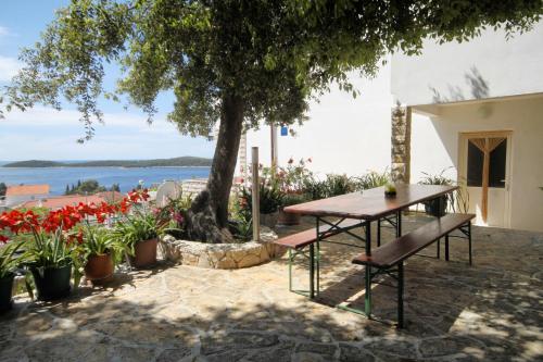 Apartments with a parking space Hvar - 5719 - image 7