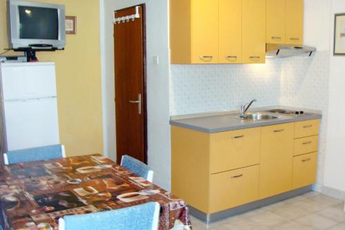 Apartments by the sea Sukosan Zadar - 5819 - image 14