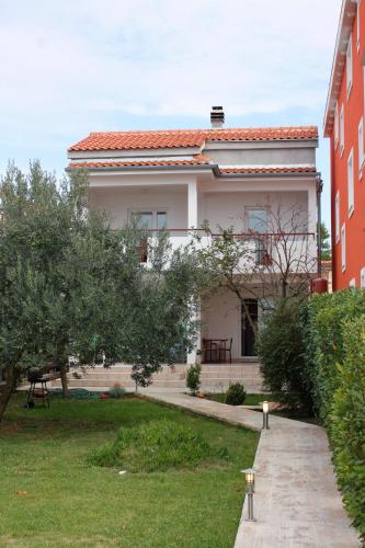  Family friendly seaside apartments Bibinje, Zadar - 5779 in Bibinje