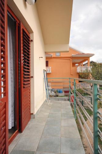 Apartments by the sea Bibinje Zadar - 5866 - image 5