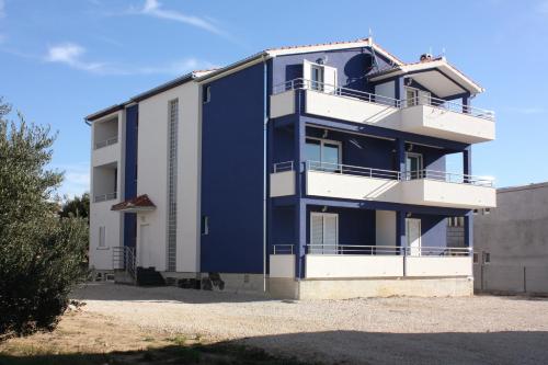 Apartments by the sea Bibinje, Zadar - 5916 - Location saisonnière - Bibinje