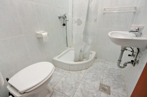 One-Bedroom Apartment with Balcony image 9
