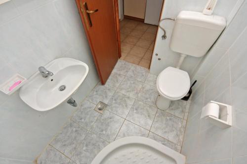 One-Bedroom Apartment with Balcony image 6