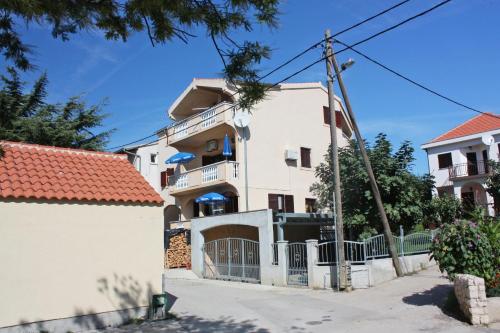 Apartments by the sea Bibinje, Zadar - 5769 - Location saisonnière - Bibinje