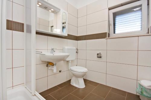 Apartments with a parking space Biograd na Moru Biograd - 5847 - image 4