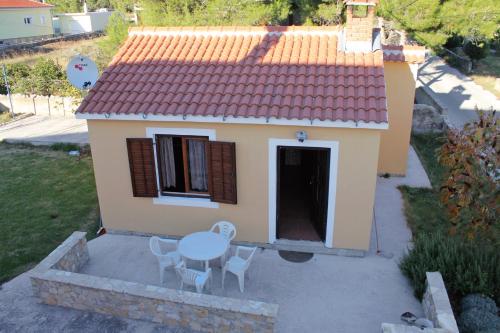 Studio with Terrace image 2