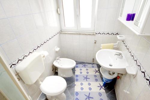 One-Bedroom Apartment with Balcony image 6