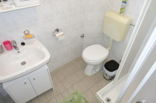 Apartment Nin 5805b - image 12