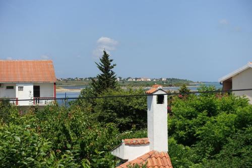 Apartment Nin 5805b - image 10
