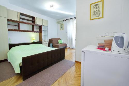 Apartments and rooms by the sea Zadar - 5874 - image 11