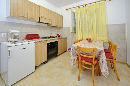 Apartments and rooms by the sea Zadar - 5874 - image 14