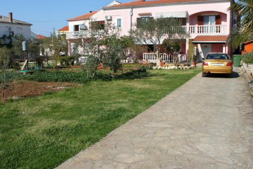 Apartments by the sea Sukosan Zadar - 5905 - image 9
