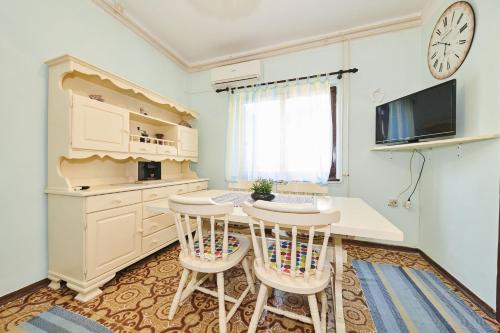 Apartments with a parking space Umag - 7735 - image 12