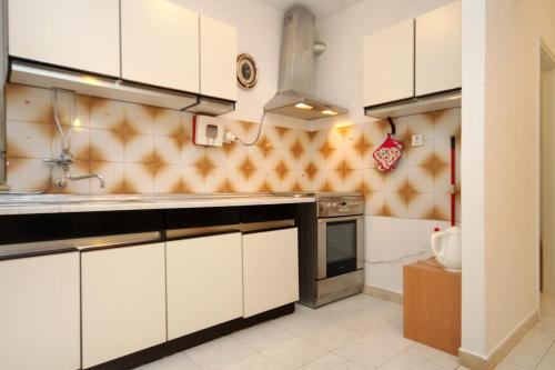 Apartments and rooms with parking space Korcula - 4399 - image 2
