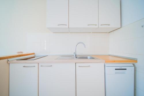 Apartment Lumbarda 4446b - image 2