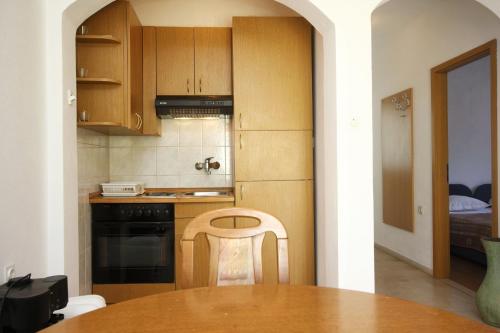 Apartment Vrbovica 4452c - image 4