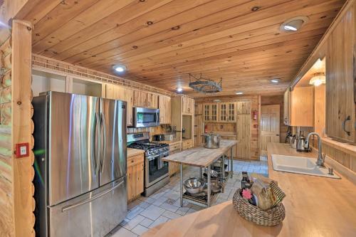 Warrensburg Cabin with Hot Tub 15 Mi to Lake George in Warrensburg, USA