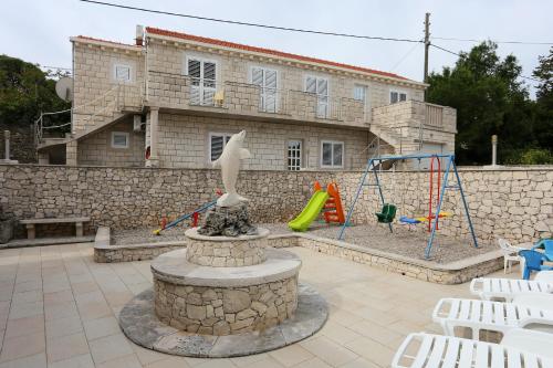  Apartments by the sea Lumbarda, Korcula - 4412 in Lumbarda
