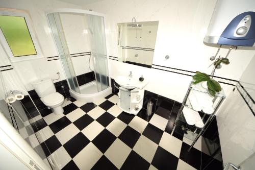 Two-Bedroom Apartment with Terrace and Sea View image 7