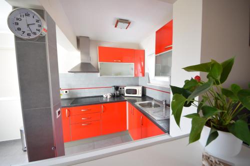 Two-Bedroom Apartment with Terrace and Sea View image 5