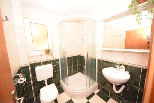 Two-Bedroom Apartment with Terrace image 9