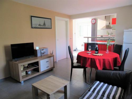 Two-Bedroom Apartment with Terrace and Sea View image 10