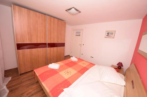 Two-Bedroom Apartment with Terrace and Sea View image 8