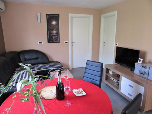 Two-Bedroom Apartment with Terrace and Sea View image 3