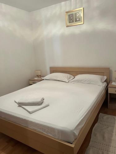 One-Bedroom Apartment with Balcony image 10
