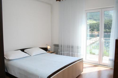 Double Room with Balcony and Sea View