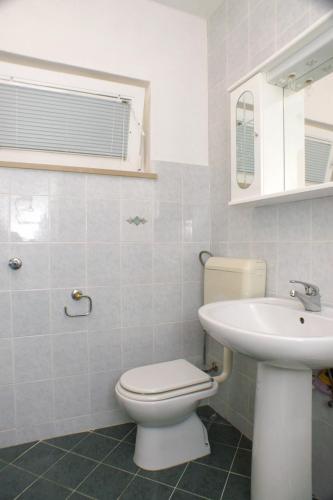 Apartments by the sea Cove Vrbovica bay - Vrbovica (Korcula) - 4452 - image 3