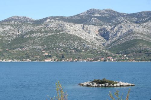 Apartments by the sea Tri Zala Korcula - 4351 - image 2