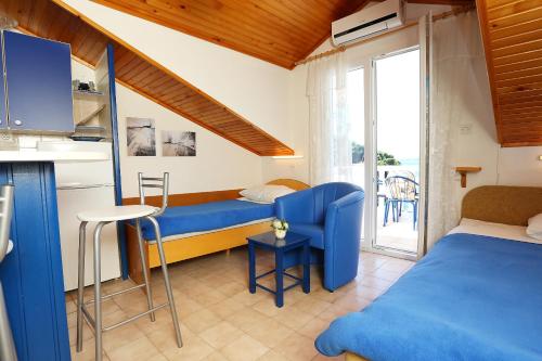 Apartments by the sea Racisce Korcula - 4360 - image 2