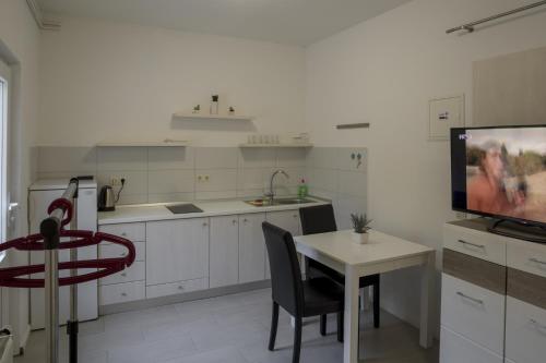 Iekārtas, Studio Zuljana 4573b in Zuljana