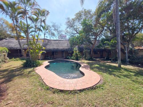Kolam renang, El Morado Guest Farm in Yaverland