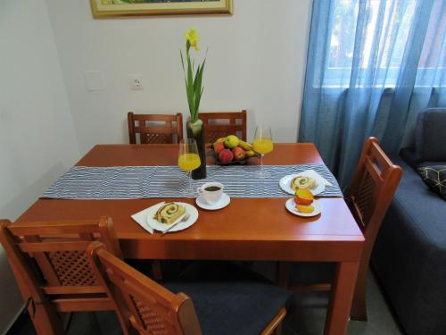 Two-Bedroom Apartment with Terrace image 4