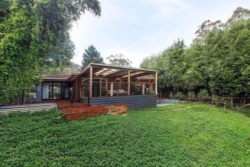 Private Holiday Home With Rain Forest Creek View in Cockatoo