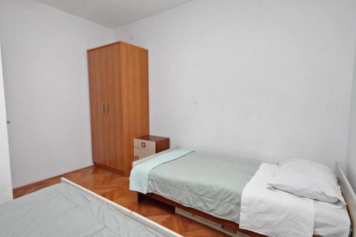One-Bedroom Apartment with Balcony and Sea View image 9