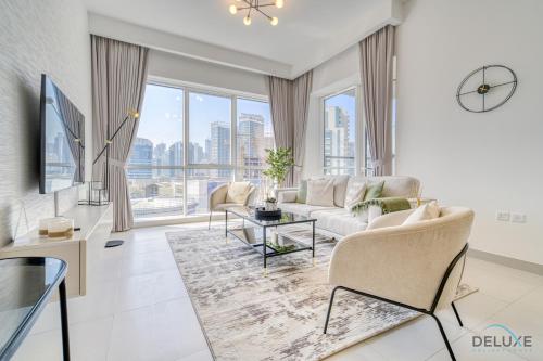 Deal of the Week Stylish 1BR with Partial Burj Views by Deluxe Holiday Homes, Дубай (фото 9)