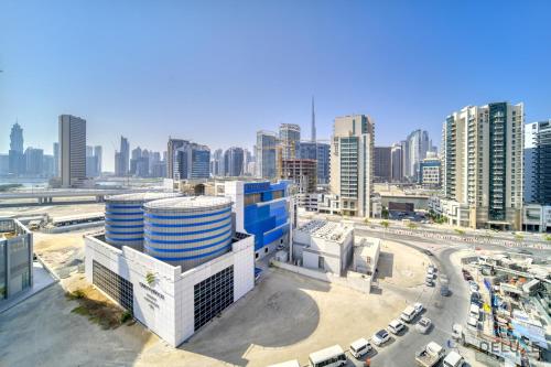 Deal of the Week Stylish 1BR with Partial Burj Views by Deluxe Holiday Homes, Дубай (фото 8)