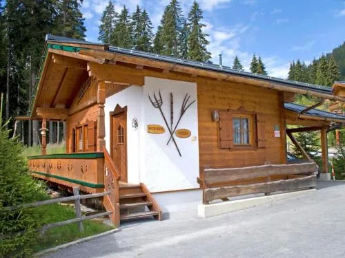 Chalet in Austria near Ski Lift & Forest in Königsleiten, Österreich