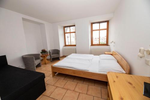 Hotel Praha Room Type - Triple Room with Bathroom