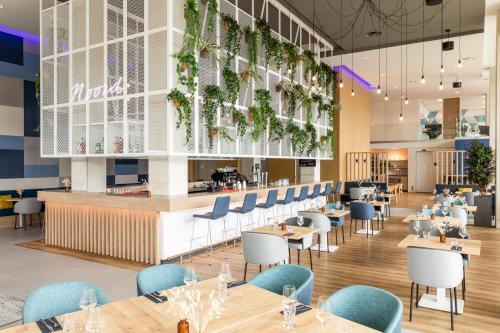 Holiday Inn Express Amsterdam - North Riverside an IHG Hotel - image 8