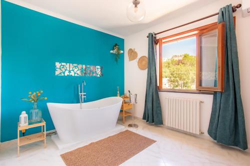 อ่างแช่น้ำร้อน, Villa Mariel in อาเรนัชชา